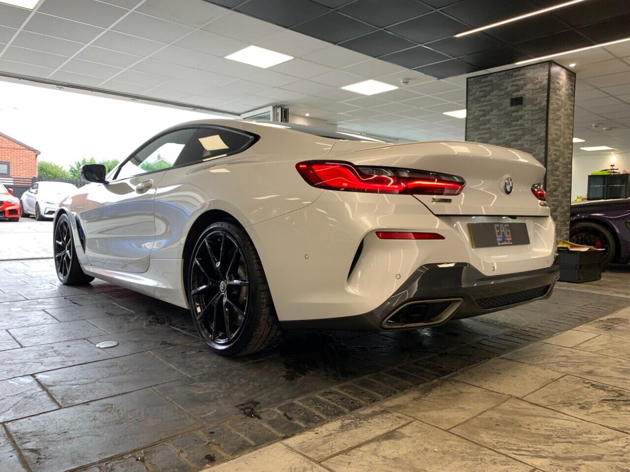 BMW 8 Series view 18