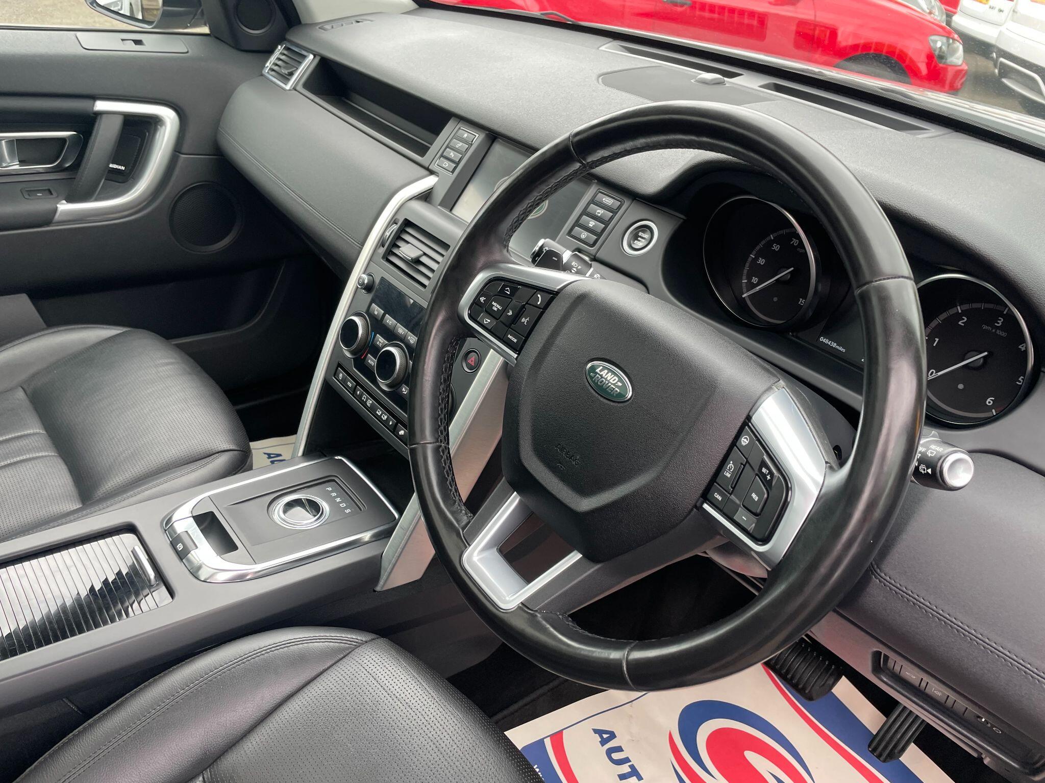 Land Rover Discovery Sport view 14