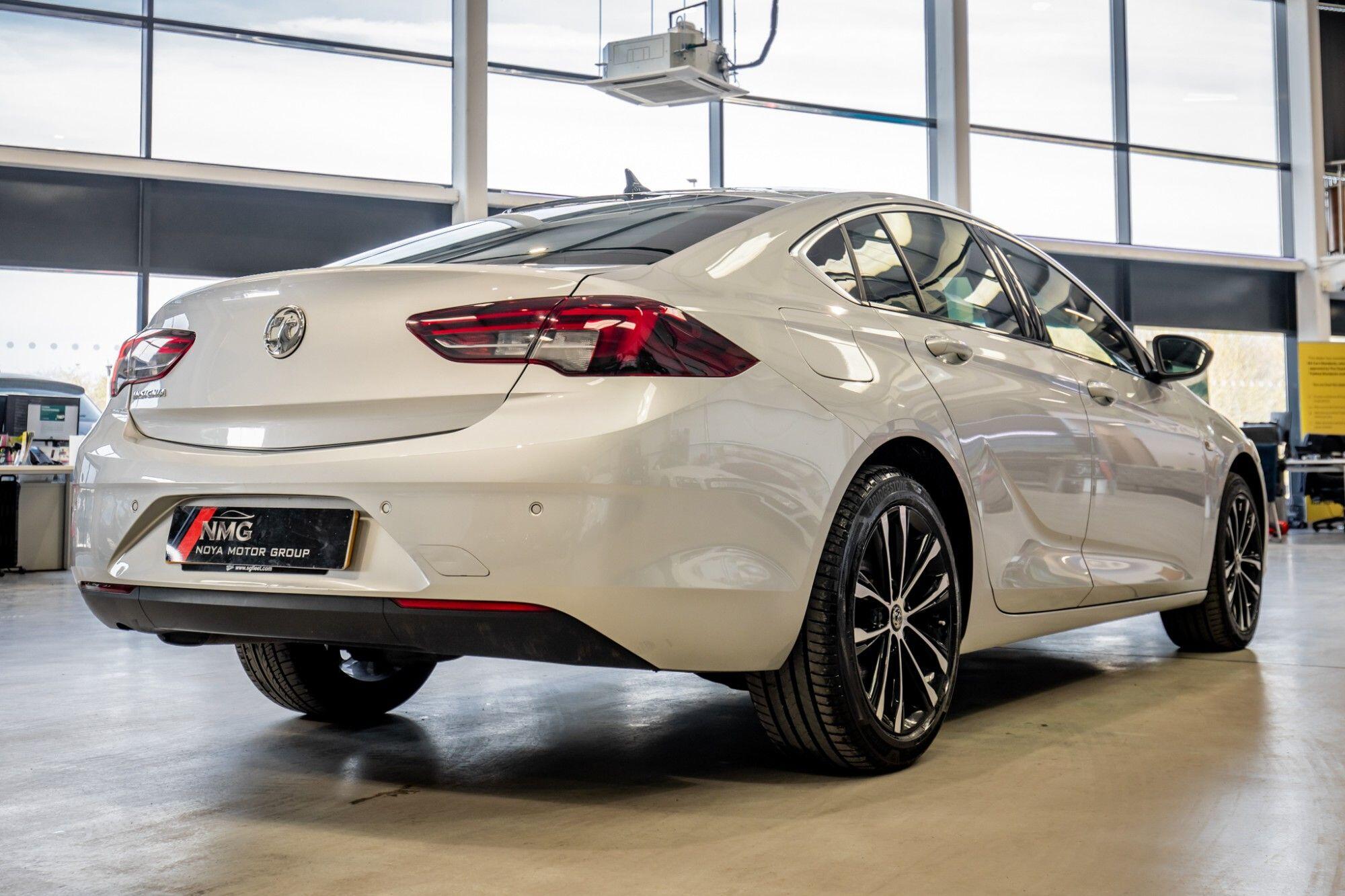 Vauxhall Insignia view 32