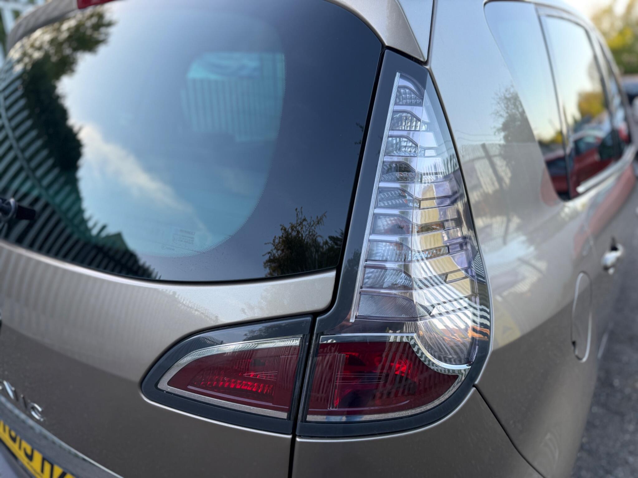 2015 Renault Scenic image 48