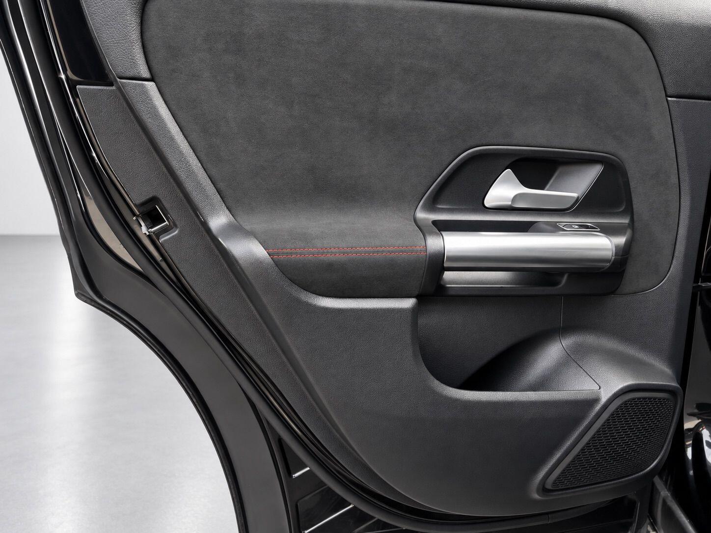 Mercedes-Benz GLA view 31