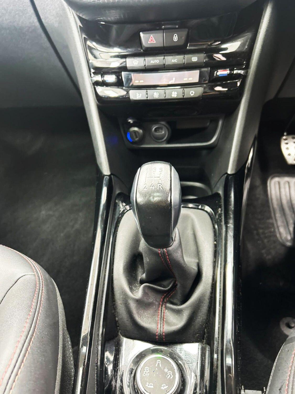Peugeot 2008 view 14