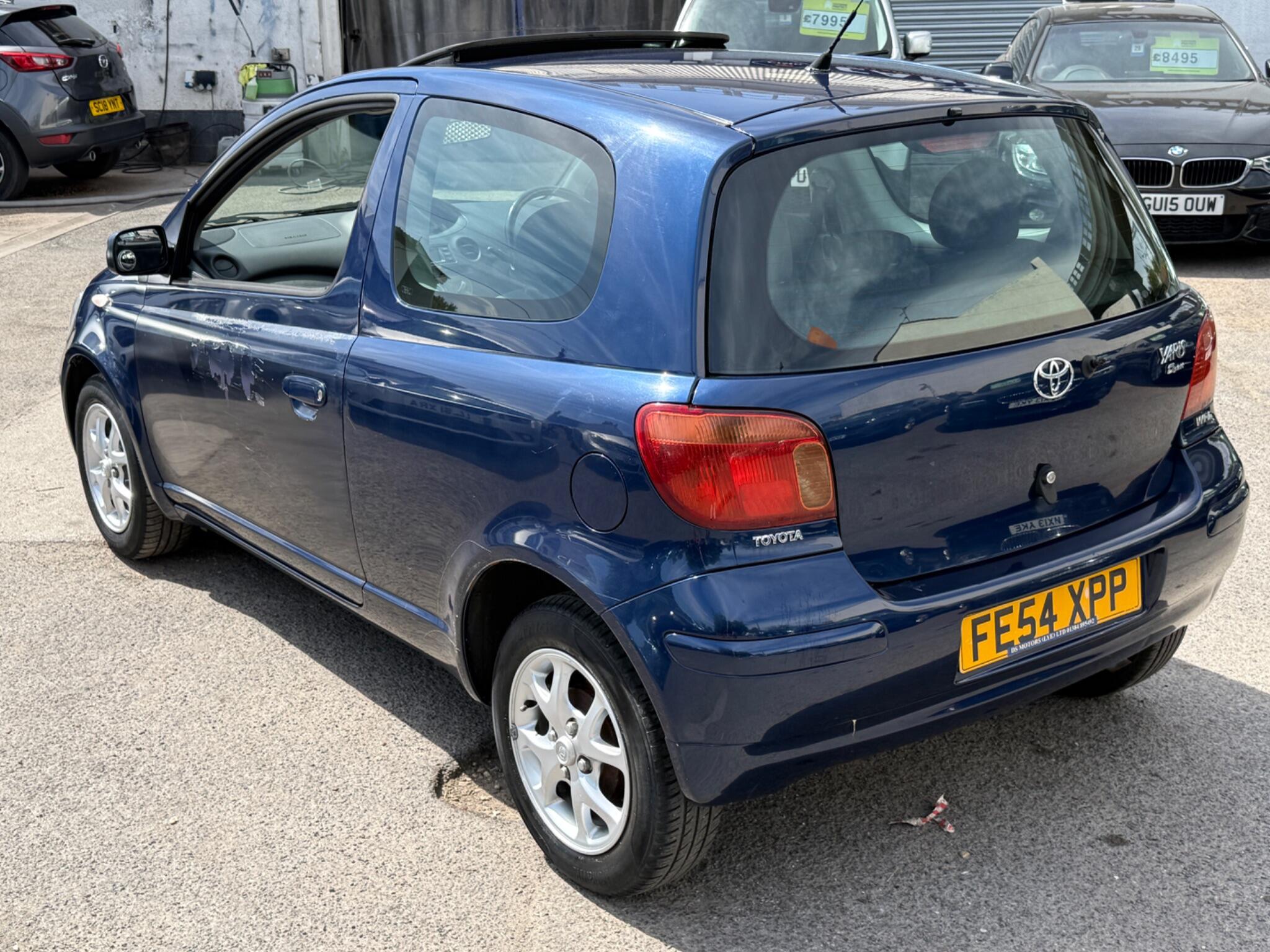 Toyota Yaris - Image 12