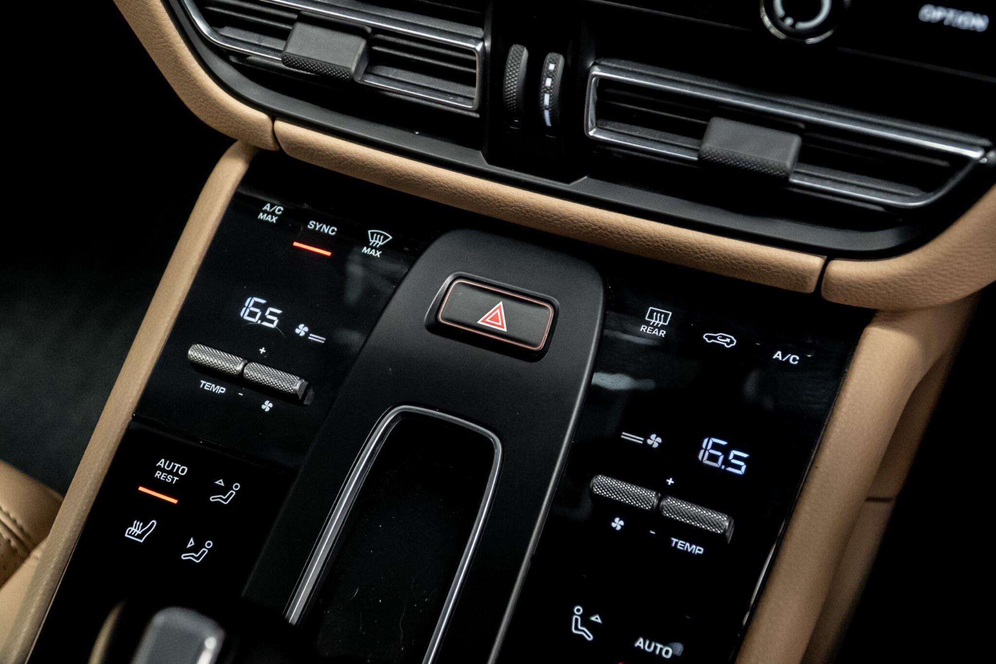 Porsche Macan view 37