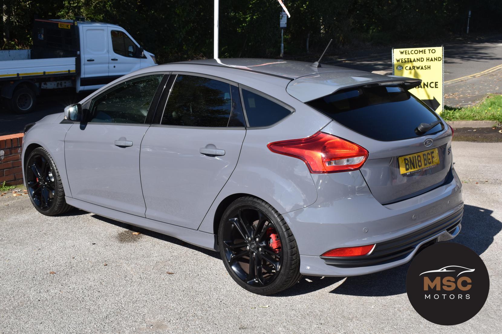 Ford Focus view 13