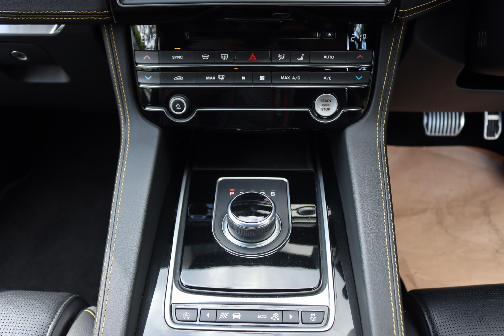 Jaguar F-Pace view 44