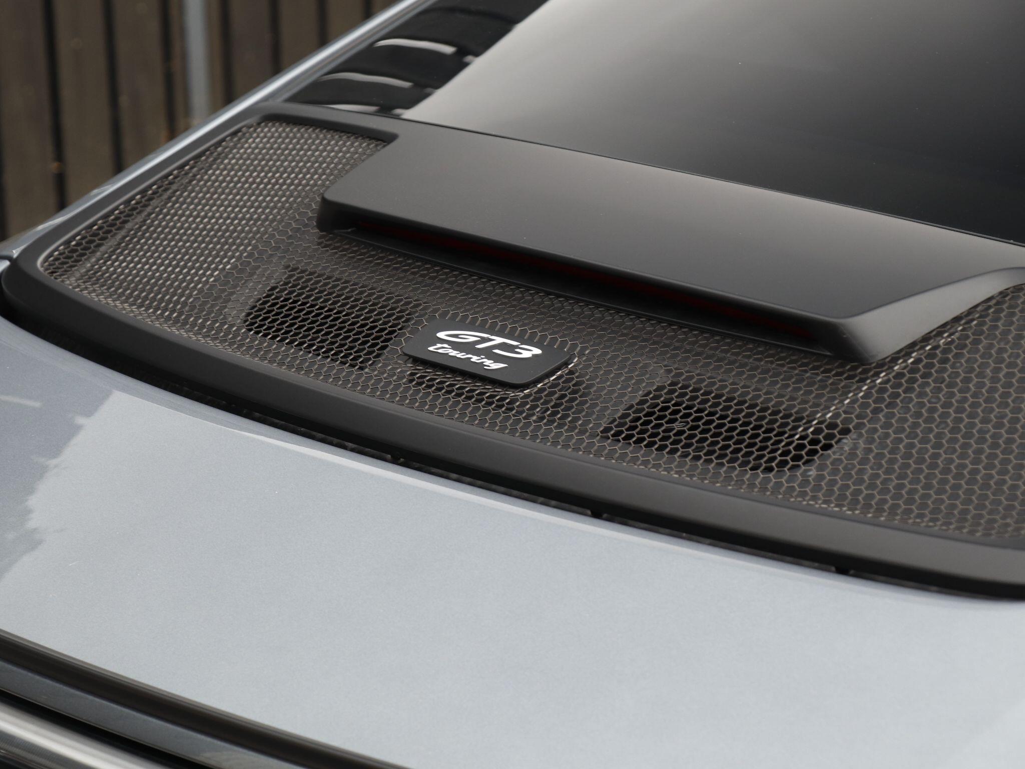Porsche 911 view 33