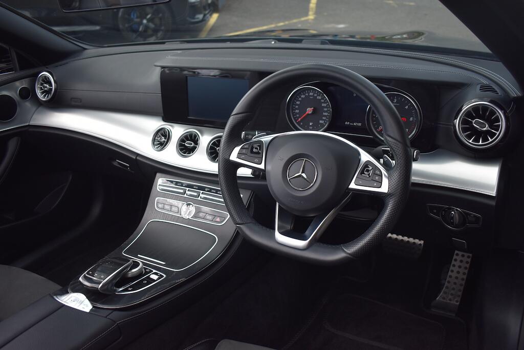 Mercedes-Benz E Class view 10