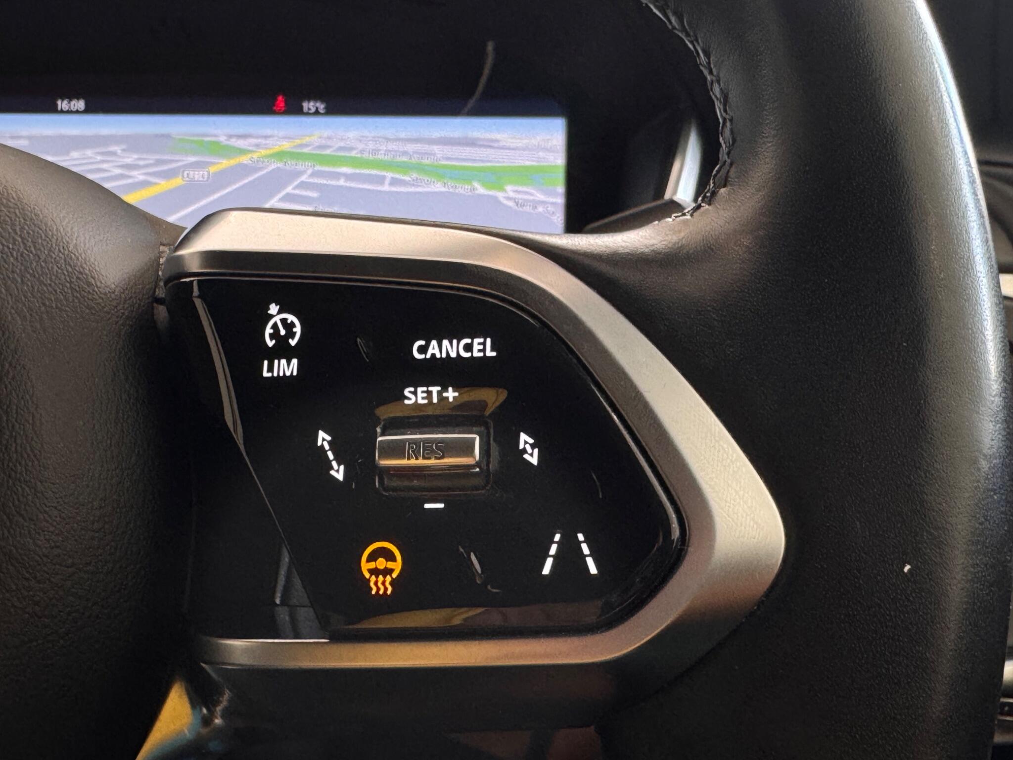 Jaguar I-Pace view 28