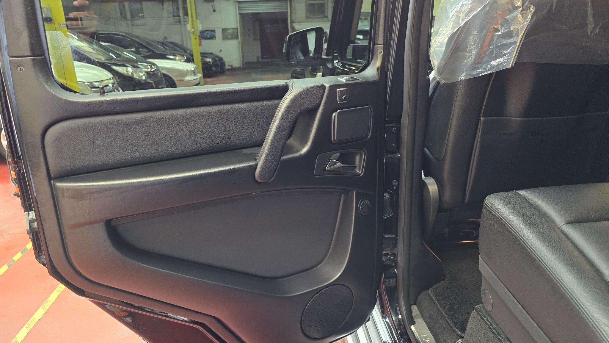 Mercedes-Benz G-Class view 38