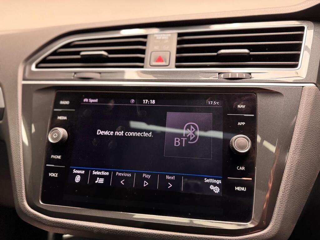 Volkswagen Tiguan view 18