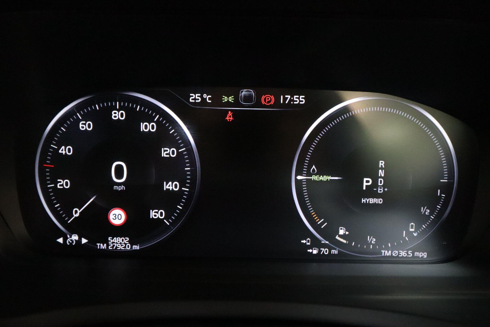 Volvo XC90 view 40