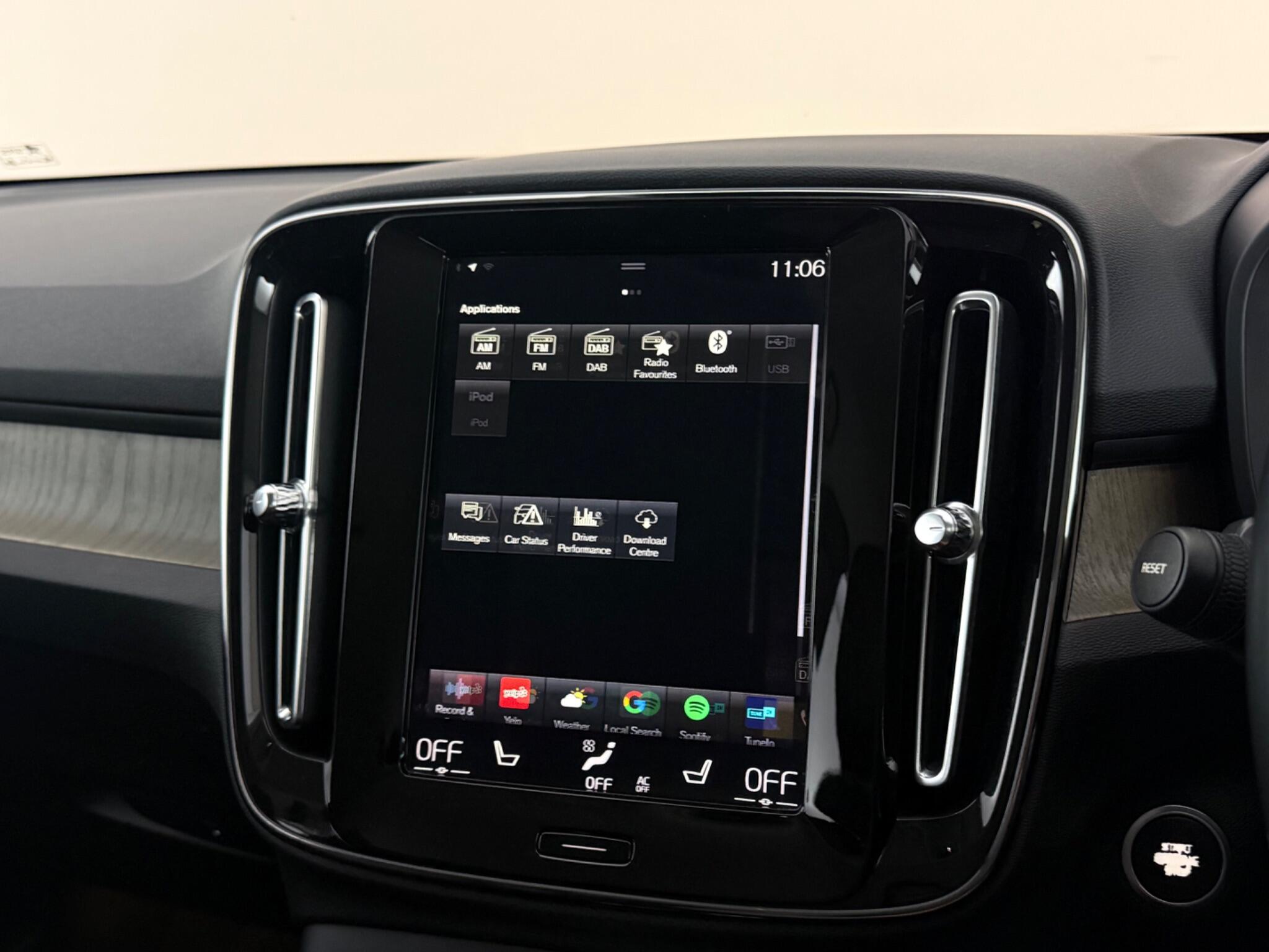 Volvo XC40 view 23
