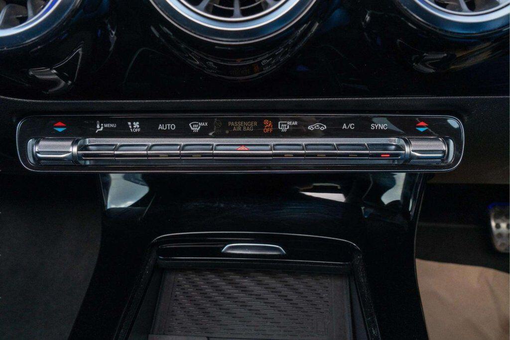 Mercedes-Benz CLA view 18