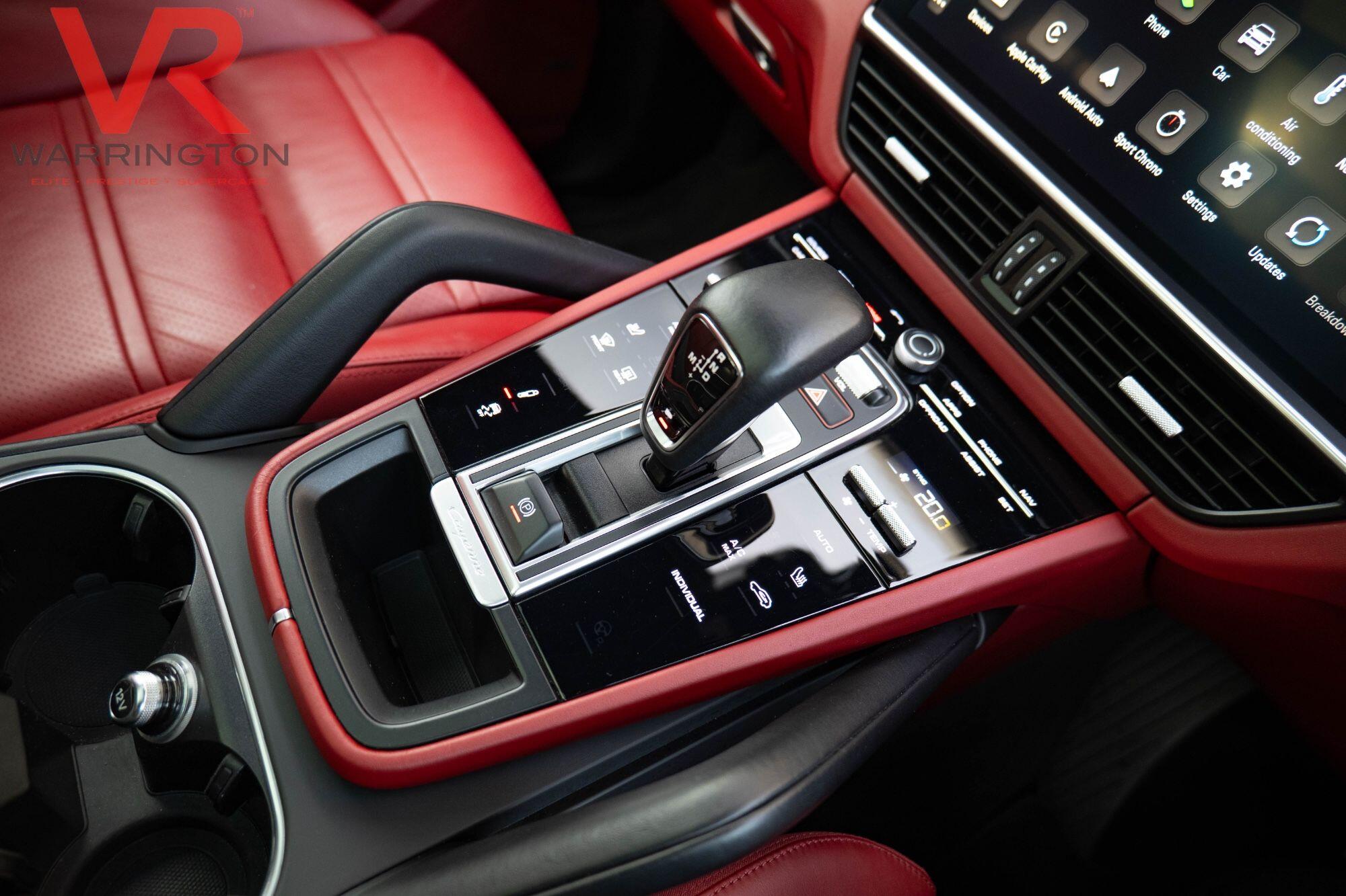 Porsche Cayenne view 32