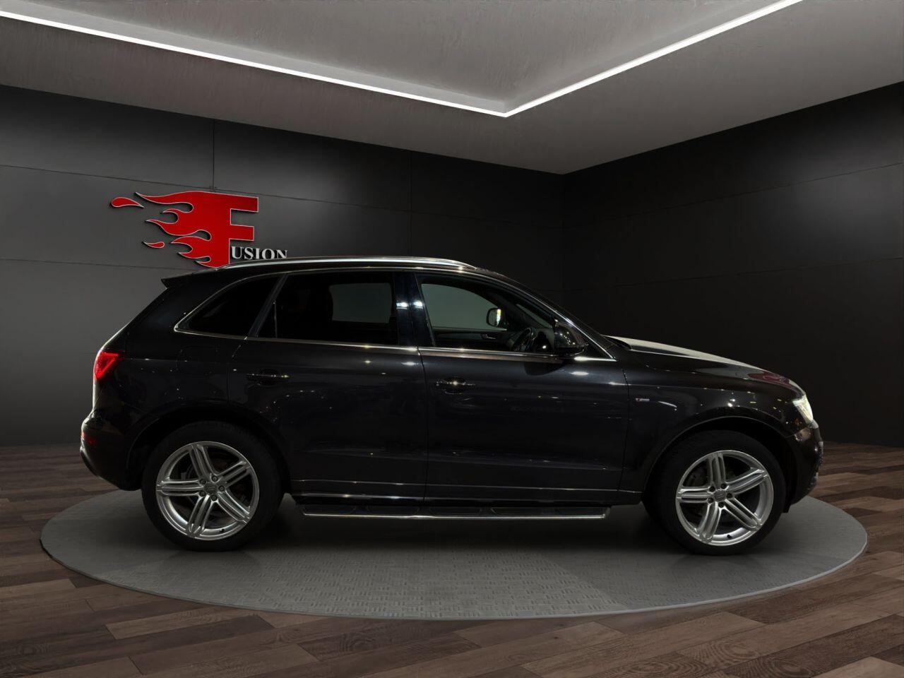 Audi Q5 view 6