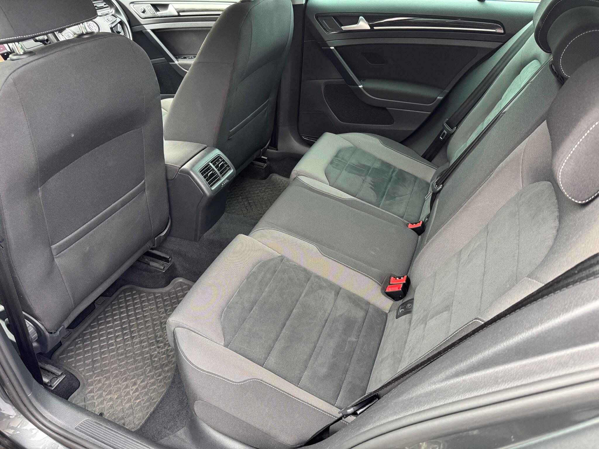 Volkswagen Golf view 48