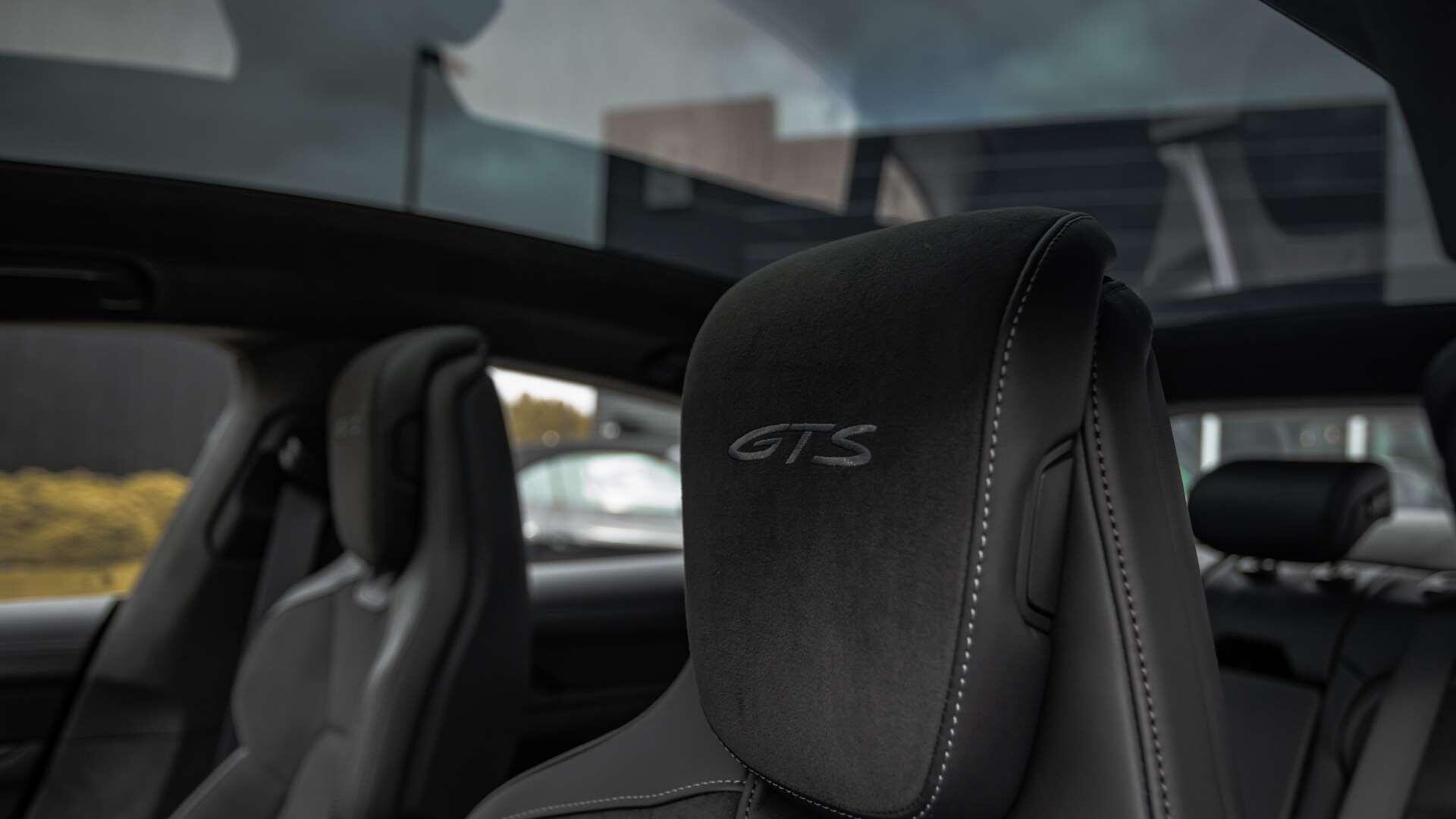 Porsche Taycan view 16