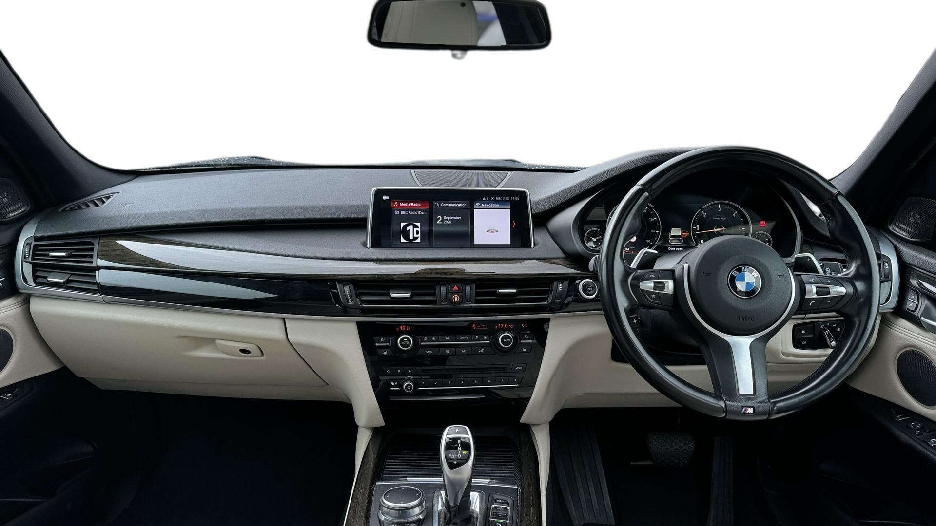 BMW X5 view 3