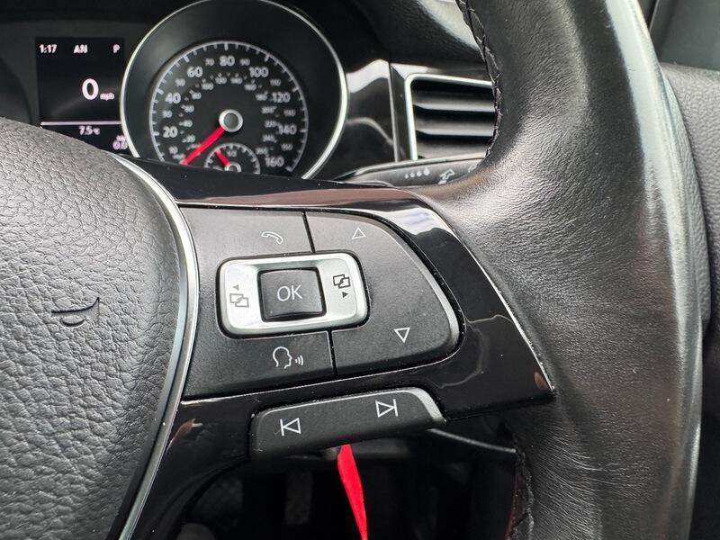 Volkswagen Golf SV view 36