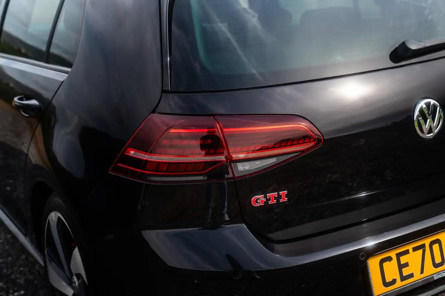 Volkswagen Golf view 17