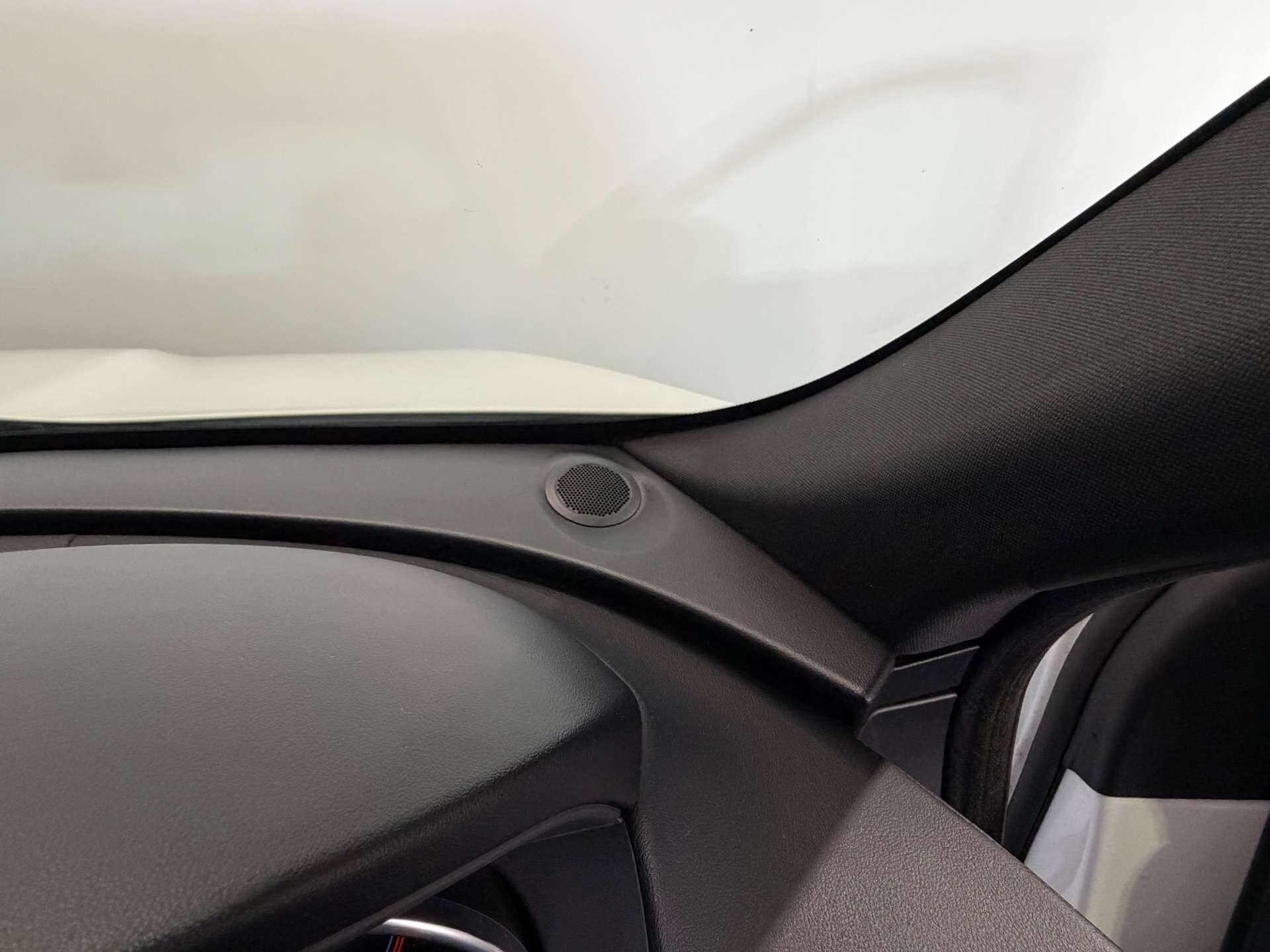 Jaguar F-Pace view 40