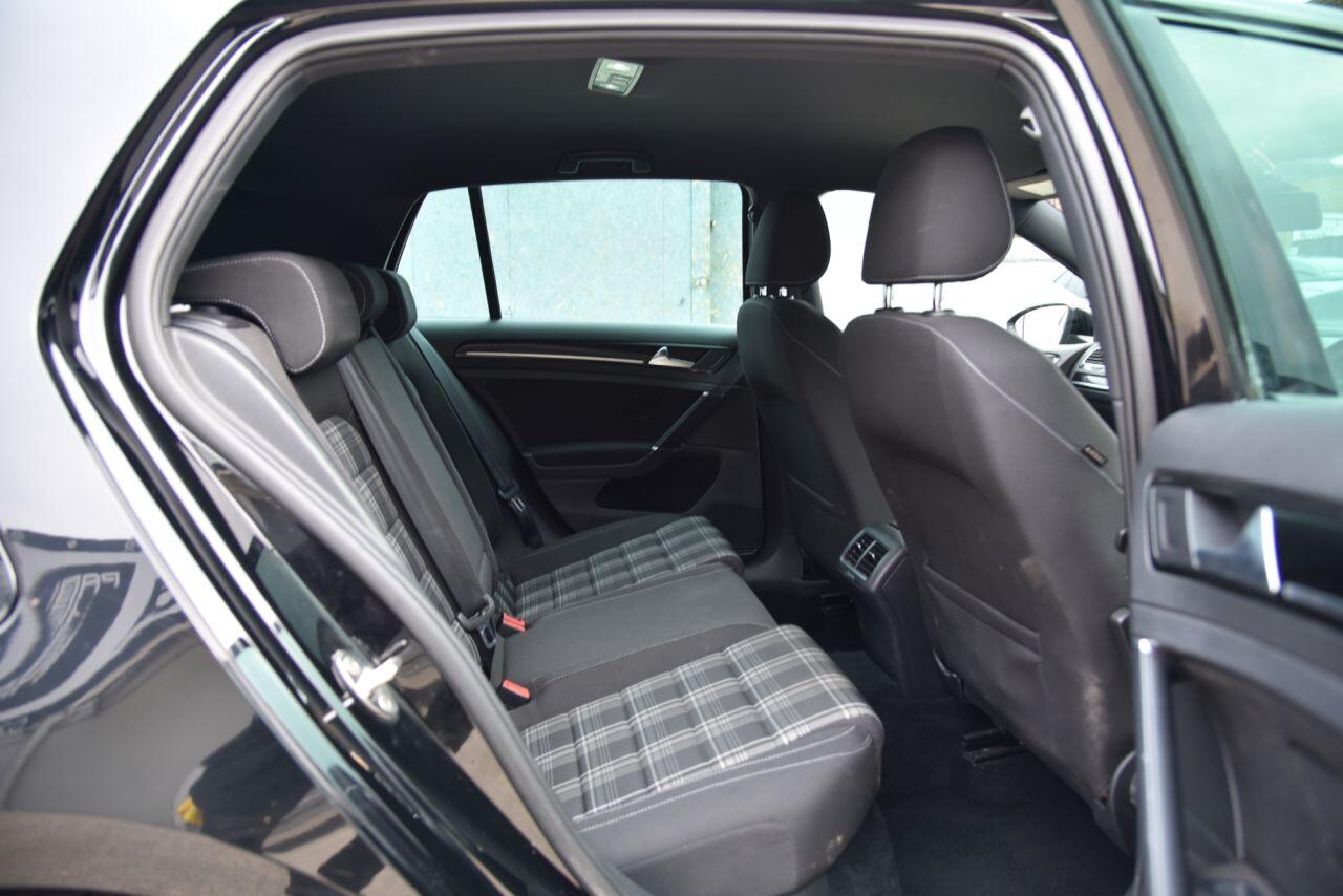 Volkswagen Golf view 21