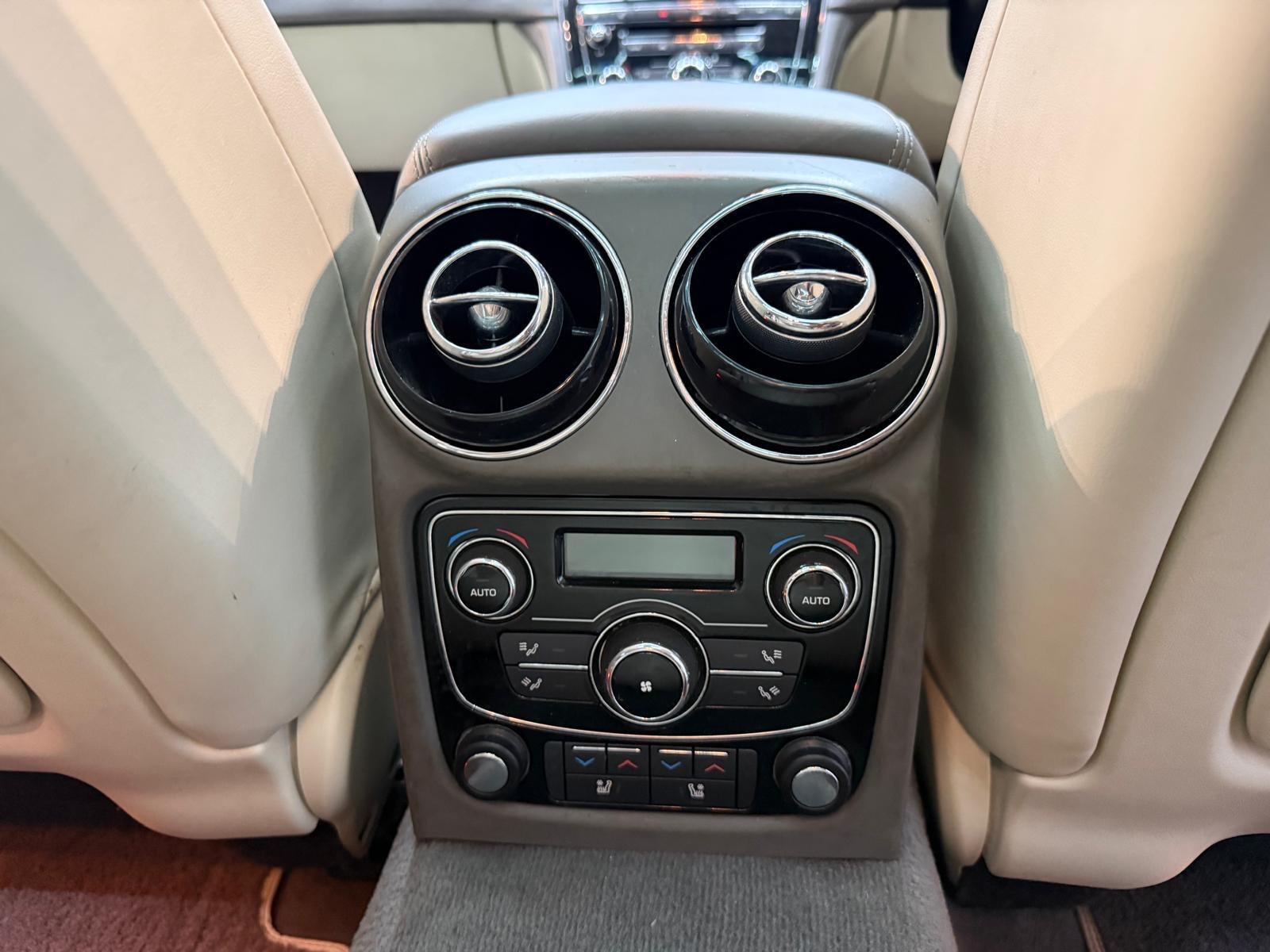 Jaguar XJ view 20