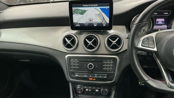 Mercedes-Benz Gla view 9