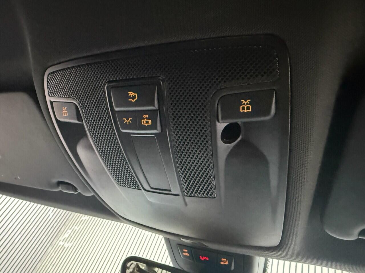 Mercedes-Benz Gla view 25