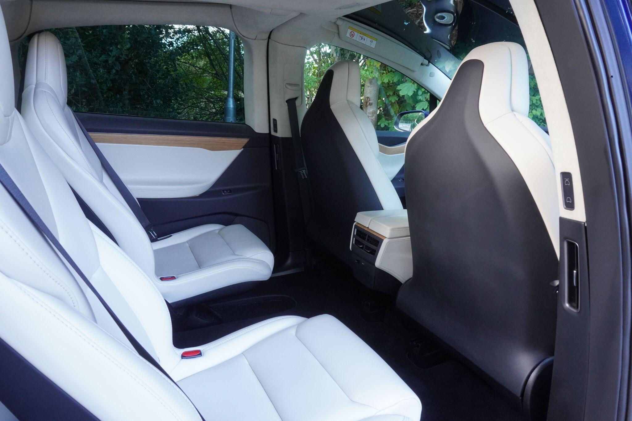 Tesla Model X view 44
