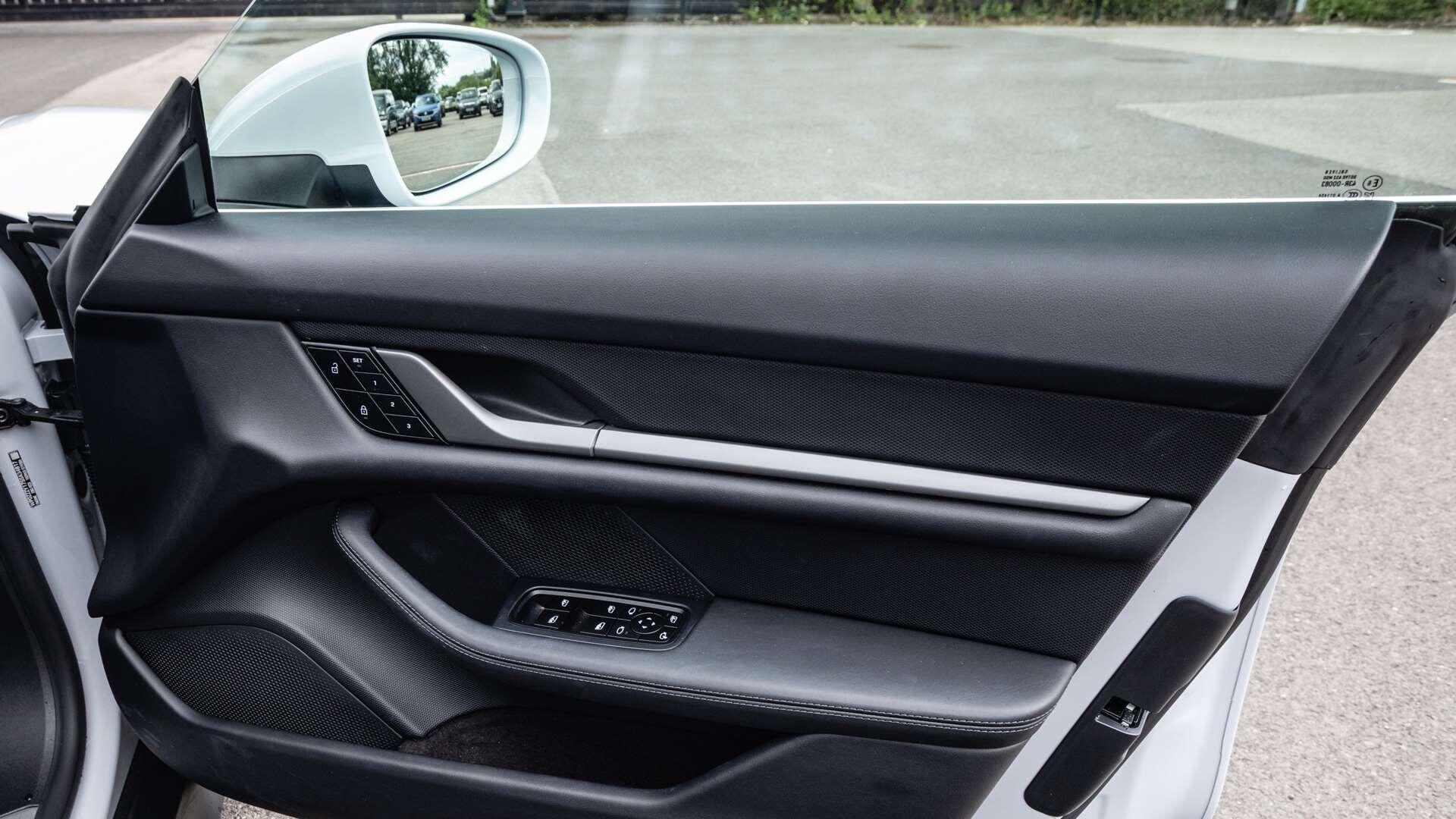 Porsche Taycan view 26
