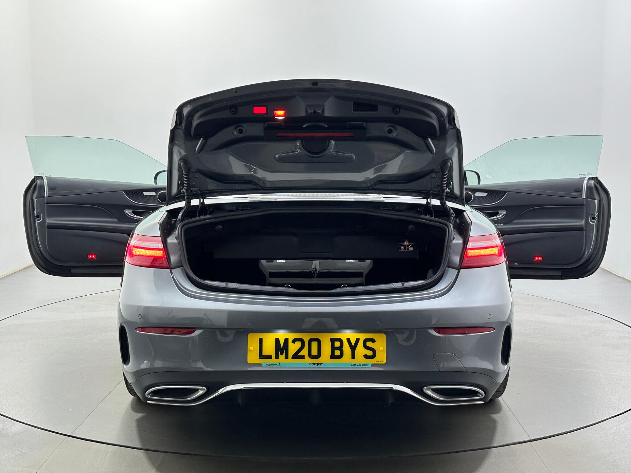 Mercedes-Benz E-Class view 41