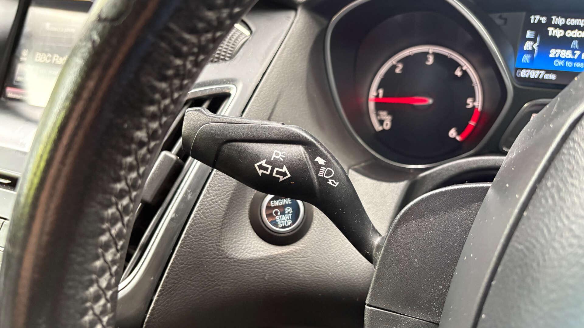 Ford Focus view 21