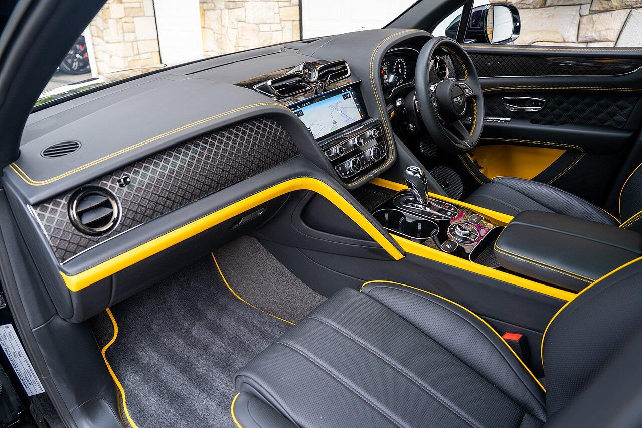 Bentley Bentayga view 81