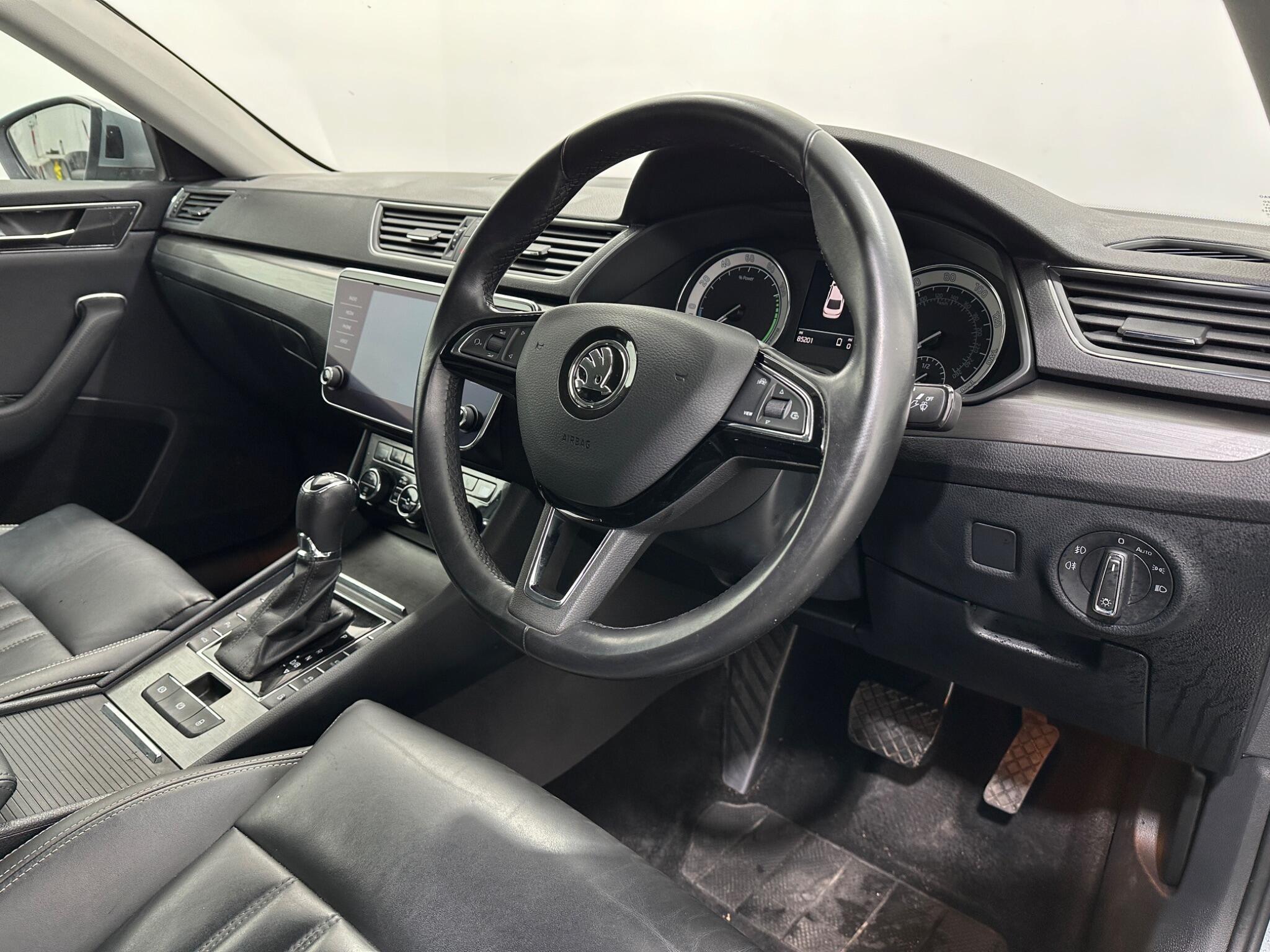 Skoda Superb view 11