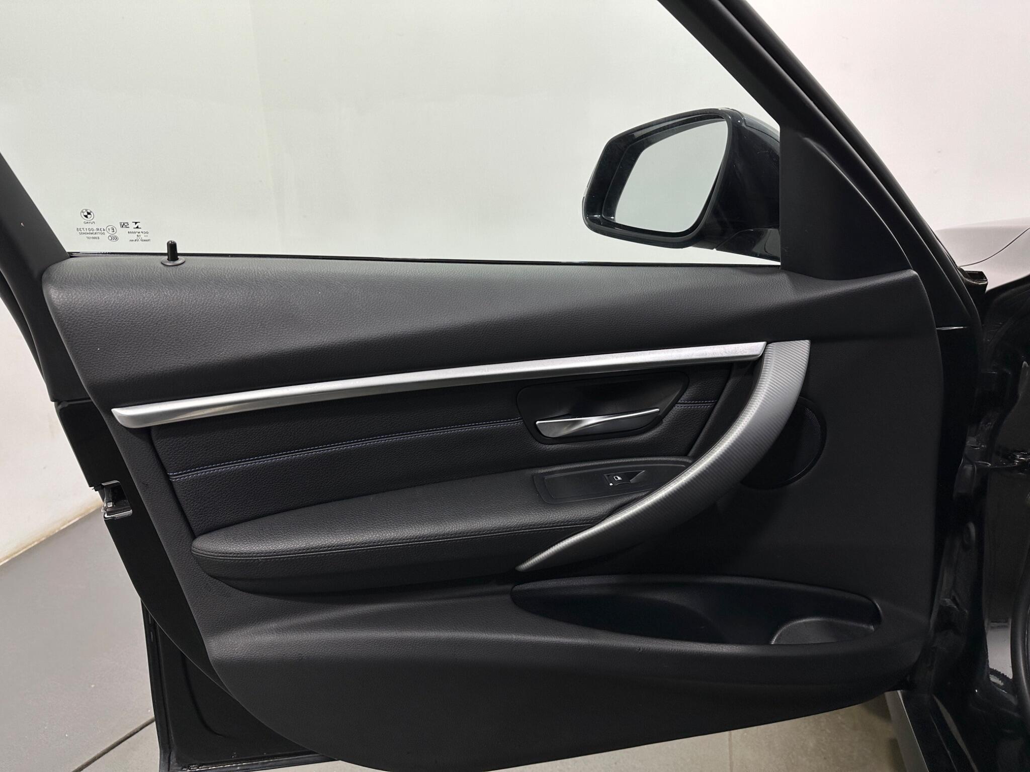BMW 3 Series view 37