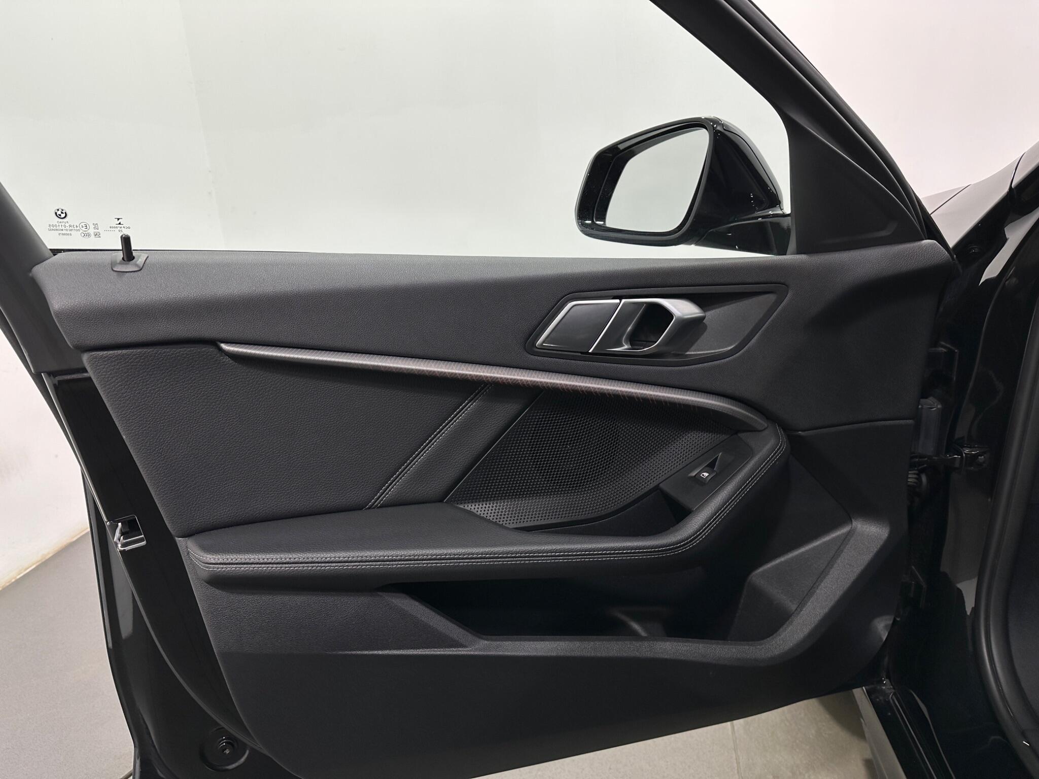 BMW 1 Series view 39