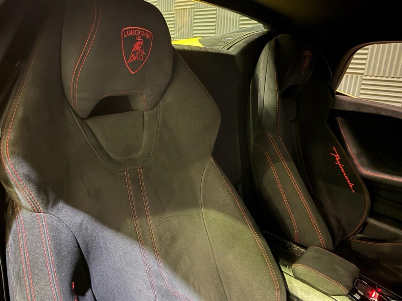 Lamborghini Performante Spyder view 15