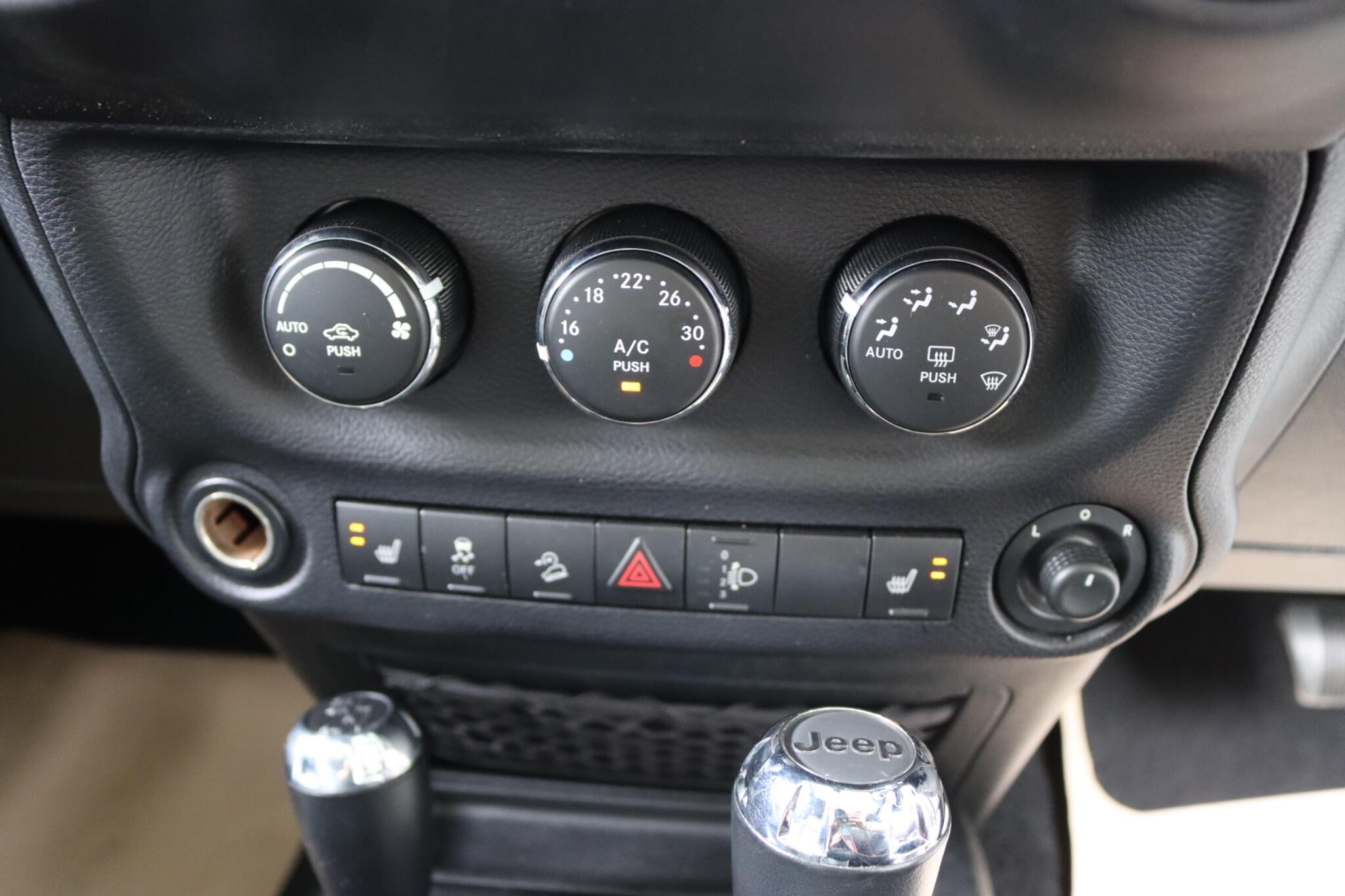 Jeep Wrangler view 32