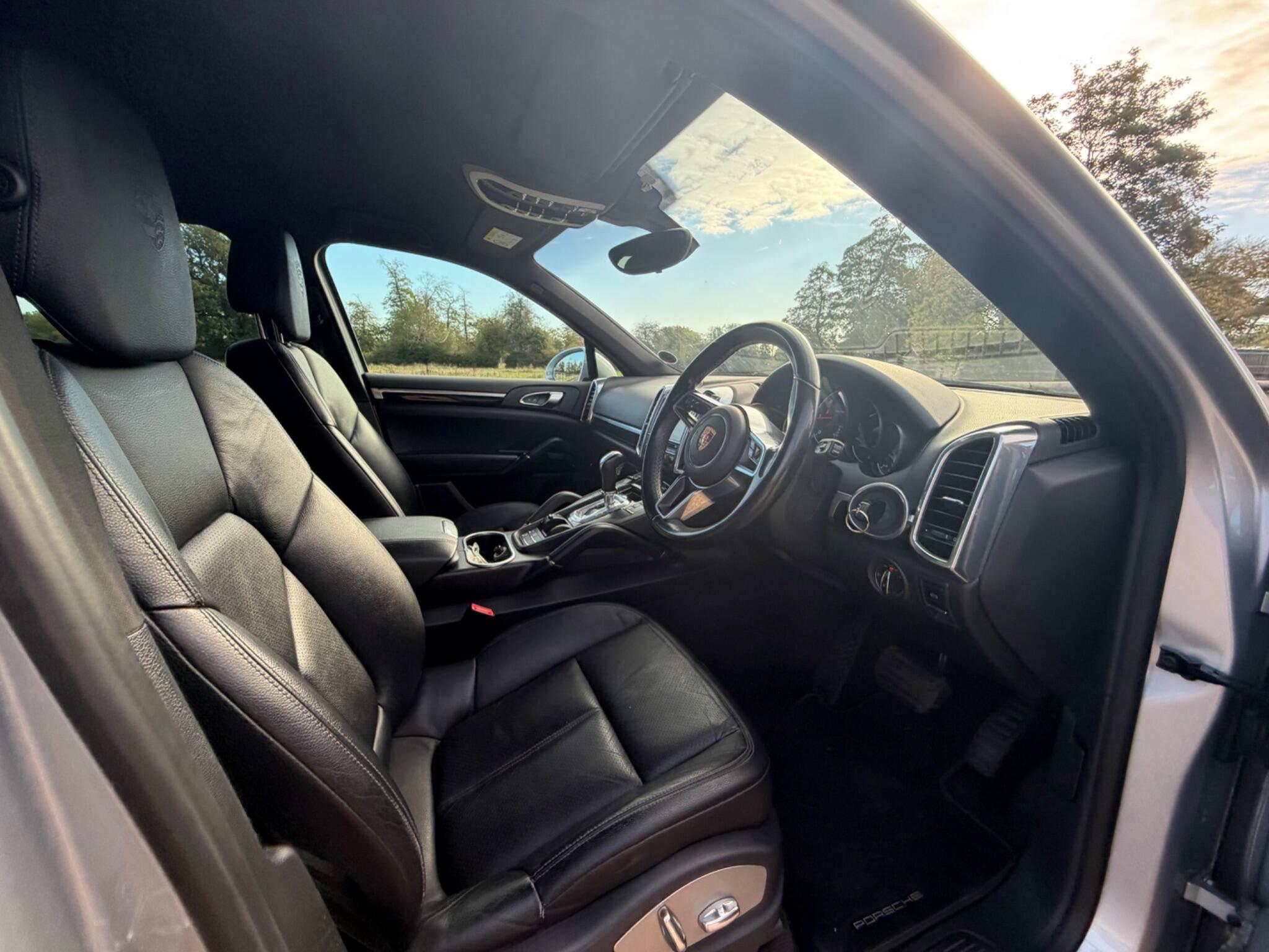 Porsche Cayenne view 5
