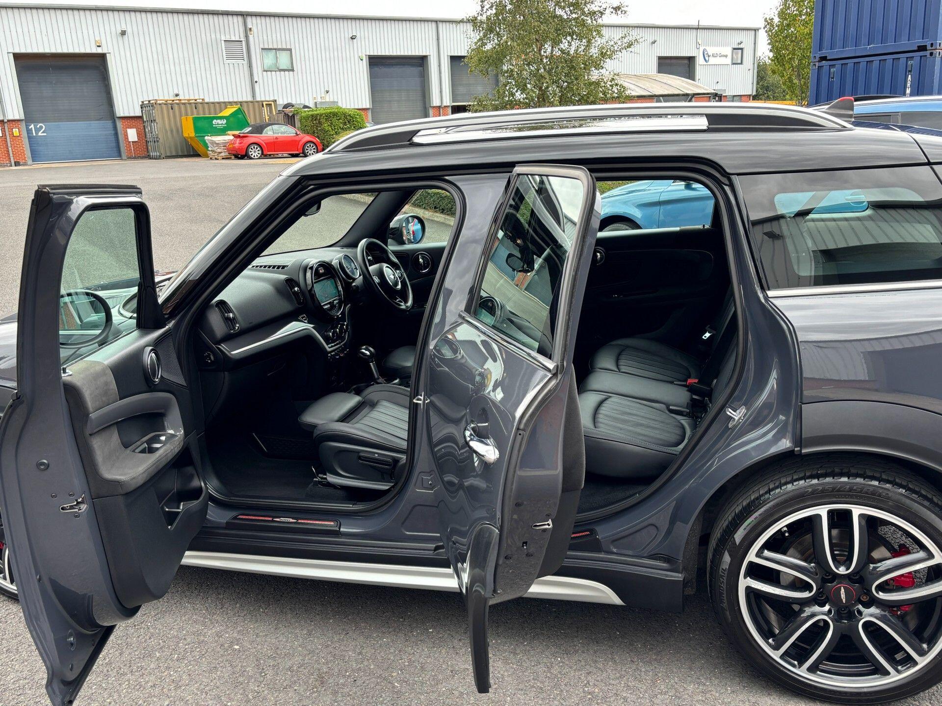 Mini Countryman view 19