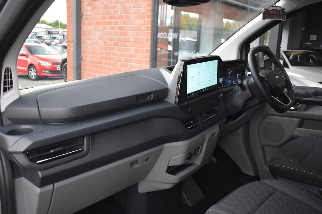 Ford Transit Custom view 38