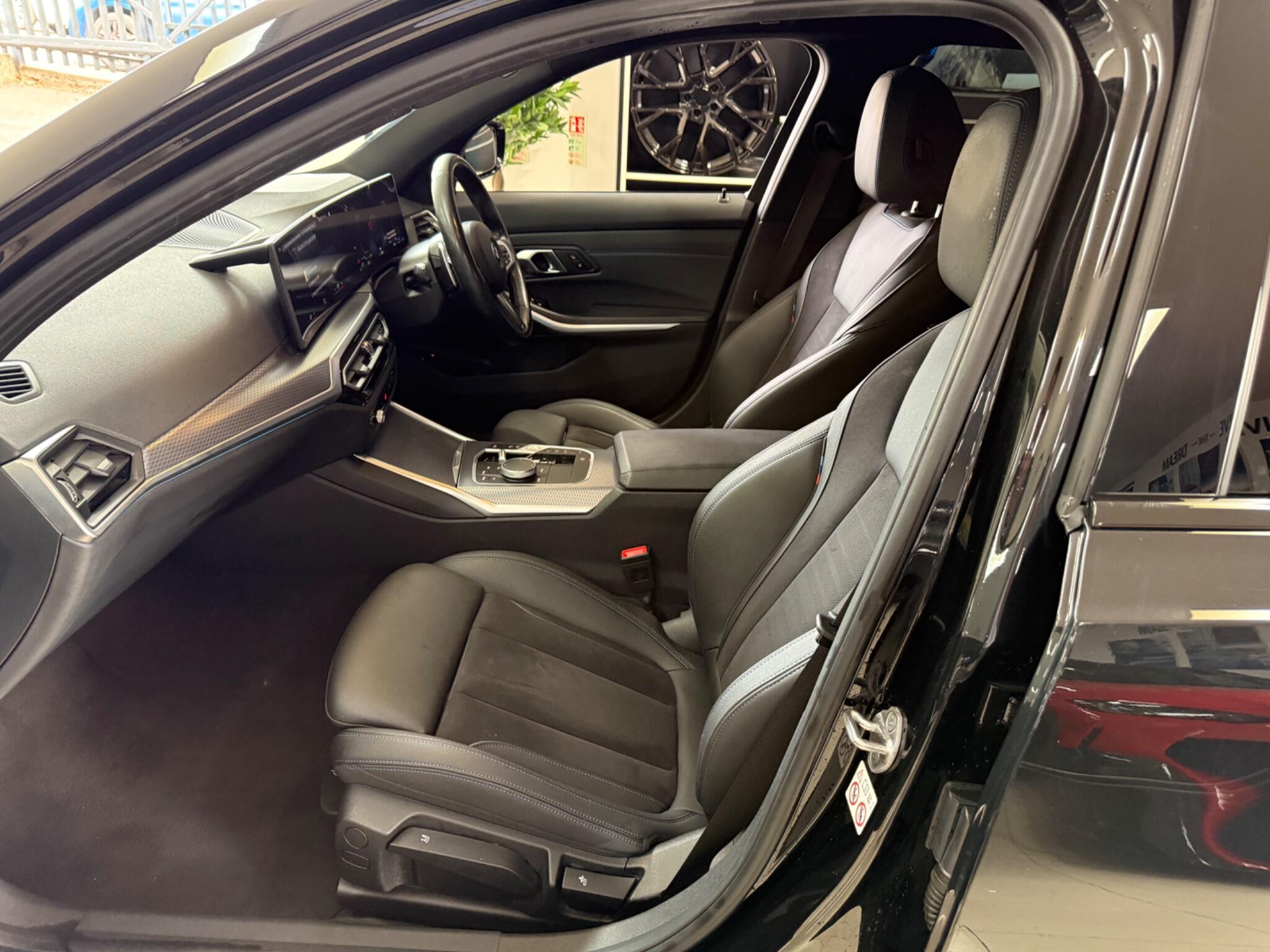 BMW 3 Series view 38