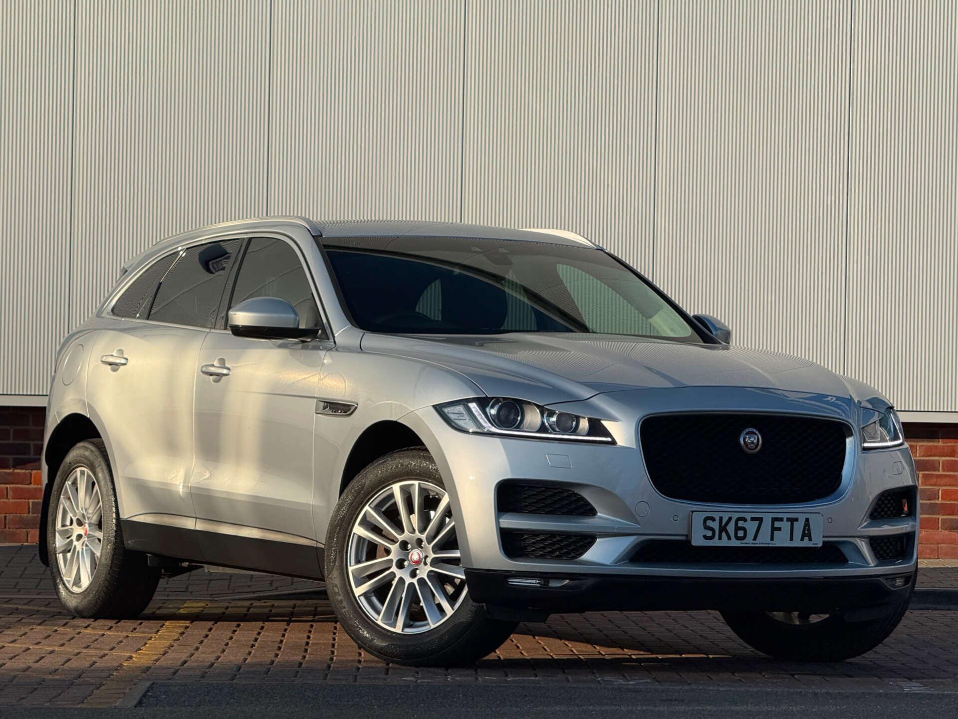 Jaguar F-Pace view 4
