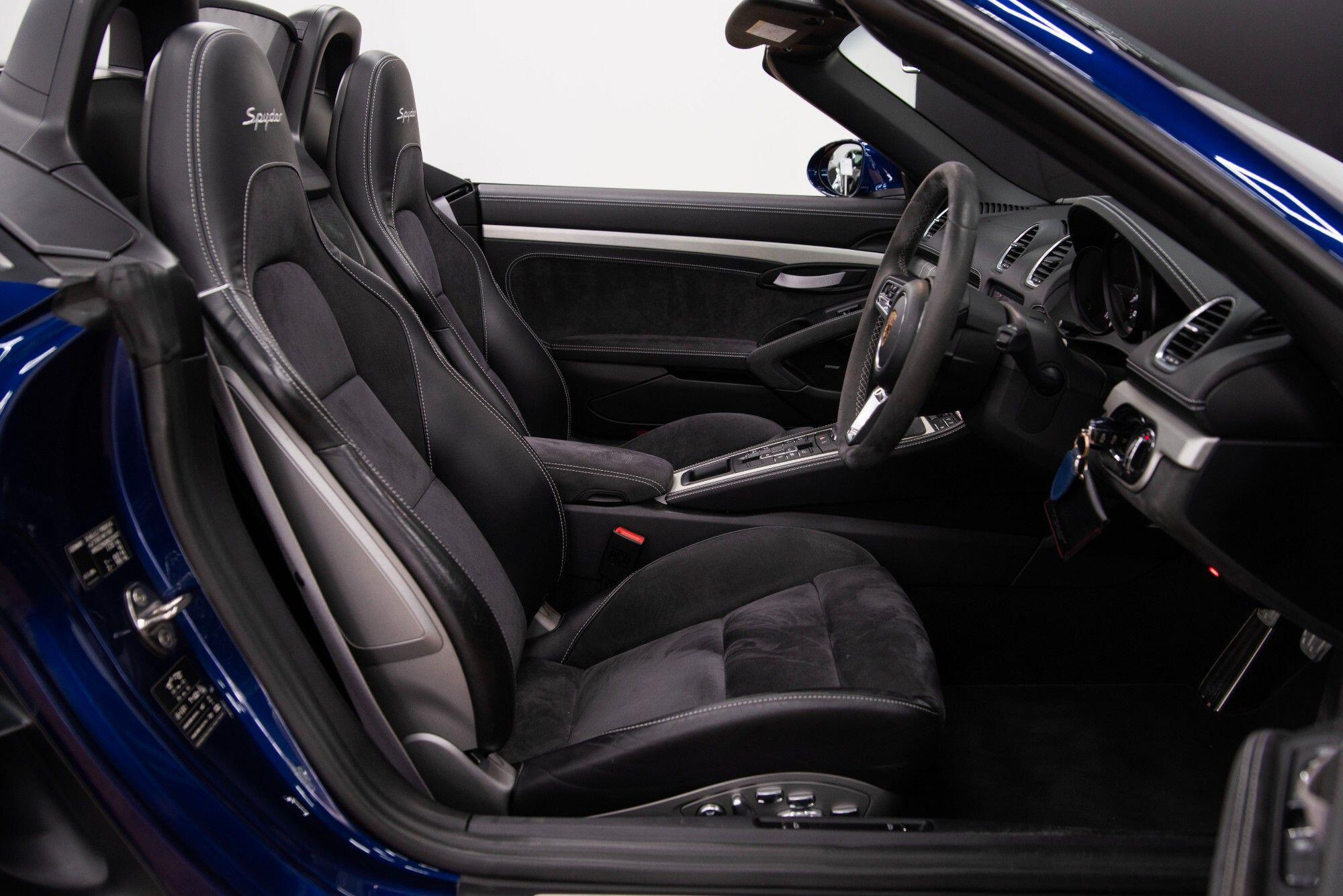 Porsche 718 Spyder view 35