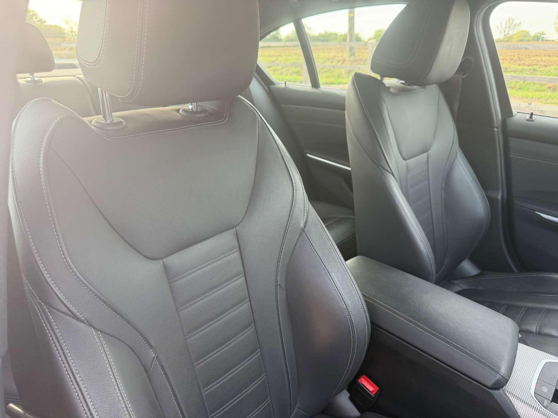 BMW 3 Series view 16