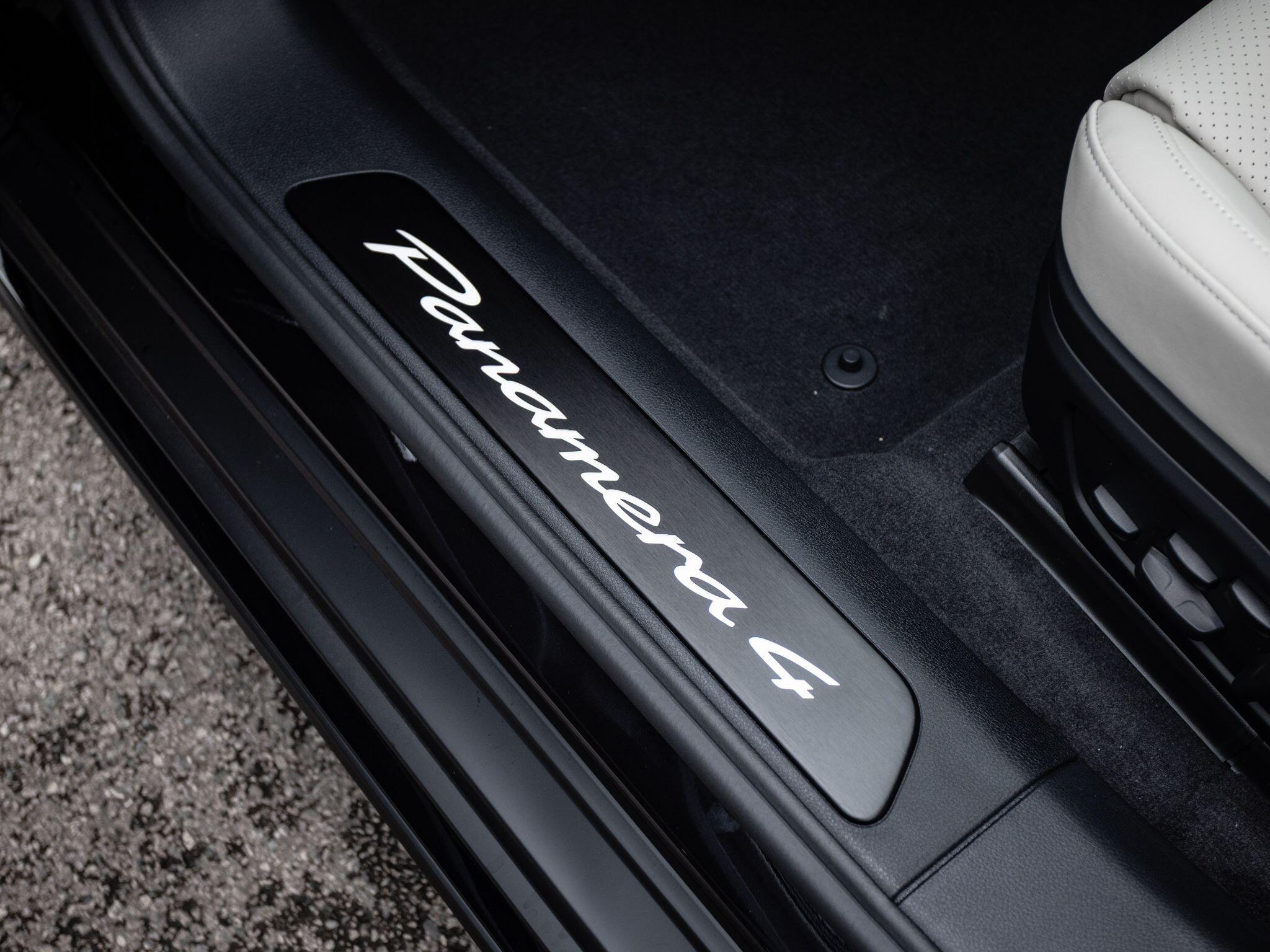 Porsche Panamera view 20