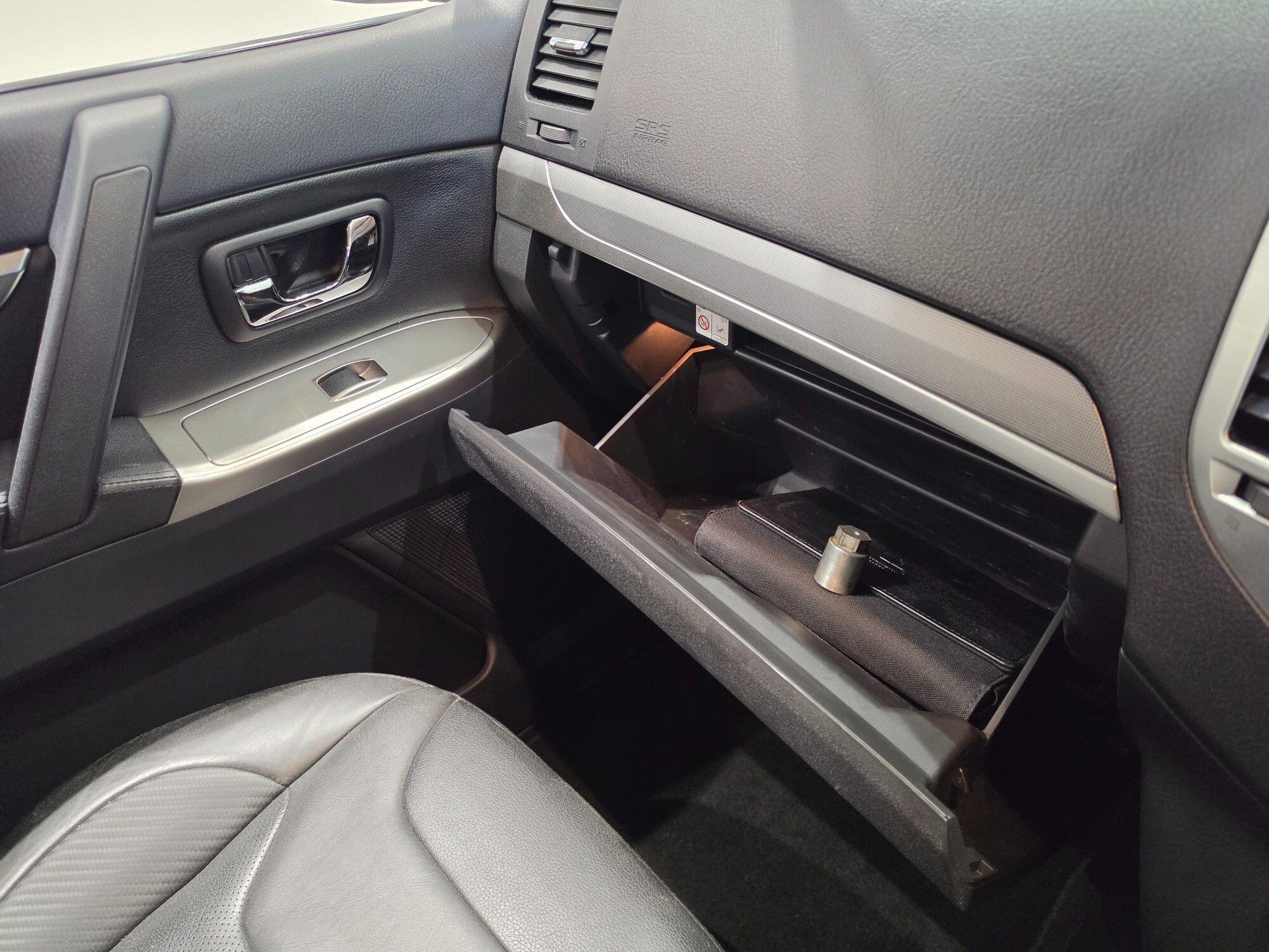 Mitsubishi Shogun view 65