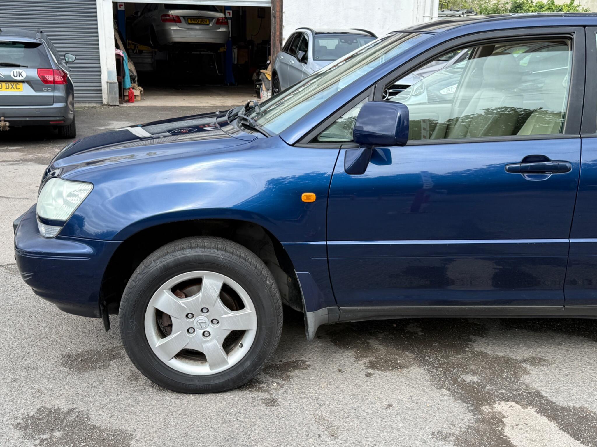 Lexus RX - Image 12